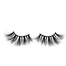 Load image into Gallery viewer, Dream Chasin Lashes- 25 mm
