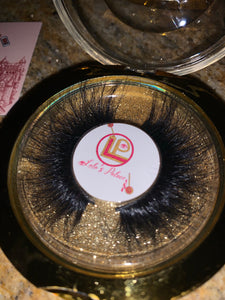 “WonderFULL” lashes